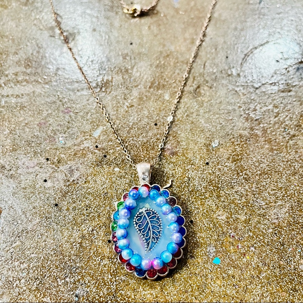 Rhinestone and Pearl Pendant Necklace
